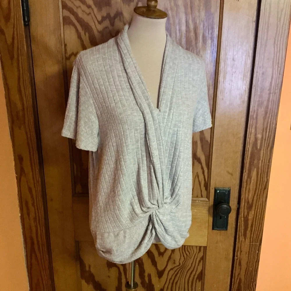 3 for 20 $ bundle Hummingbird tan slouchy knotted front sweater